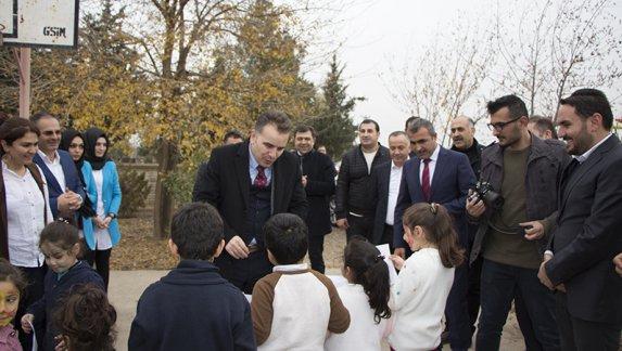 İlçe Kaymakamımız ve Belediye Başkan Vekilimiz Sayın Ahmet ODABAŞ, İlçemiz Yeşilköy İlkokulunu ziyaret etti.