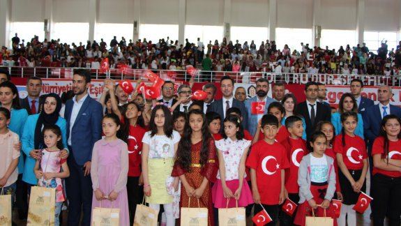 Türkiye Büyük Millet Meclisinin açılışının 98. Yıl dönemi ve 23 Nisan Ulusal Egemenlik ve Çocuk Bayramı İlçemizde büyük bir heyecan ve coşku ile törenle kutlandı. 