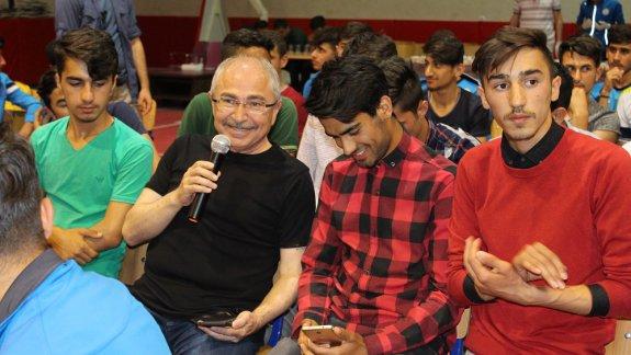 Sayın Valimiz Mustafa YAMAN İlçemiz Kızıltepe Spor Lisesi Pansiyonunda Kalan Öğrencileri Ziyaret Etti.