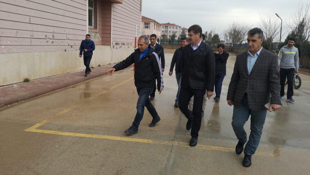 Sel Baskınına Maruz kalan Zergan Ortaokulu Binasında Milletvekili Demirkaya İle Müdürümüz Ahmet Aslan İnceleme de Bulundu