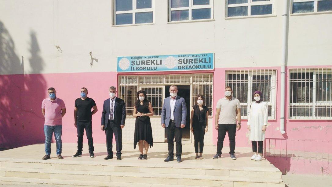 İlçe MEM sn Ahmet ASLAN ve Şube Müdürü Hüseyin Mete, yüz yüze eğitim kapsamında  İlkokul ve Ortaokulları  ziyaret ederek öğrenci ve öğretmenlerle bir araya geldi. 