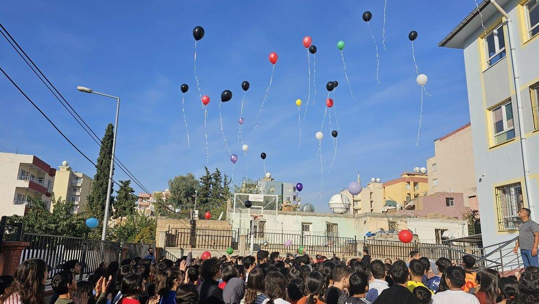 Tüm Balonlarımız Filistinli Çocuklara...