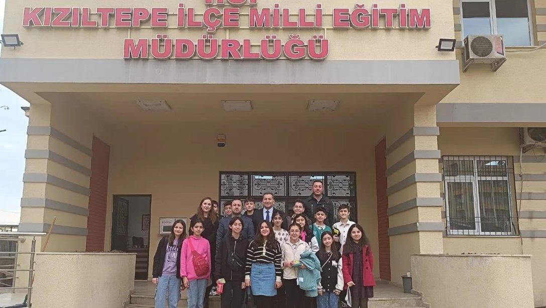 İlçemiz Mehmet Akif İnan Ortaokulu Öğrencileri İlçe Milli Eğitim Müdürümüz Abdulkadir GÜMÜŞ'ü Ziyaret Etti